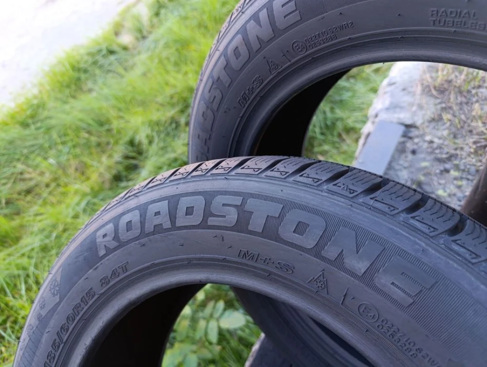 Майже нові зимові шини Roadstone 185/60 R15 резина Р15