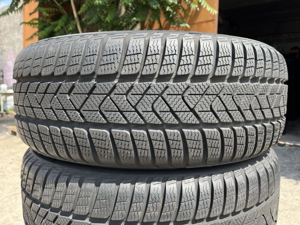 225/55 r17 Pirelli Sottozero 3 winter 23 год Резина зимняя