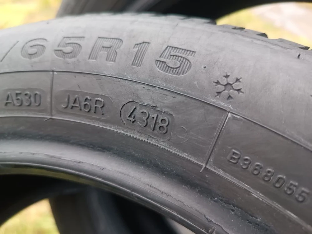 Зимові шини Dunlop 165/65 R15 резина Р15