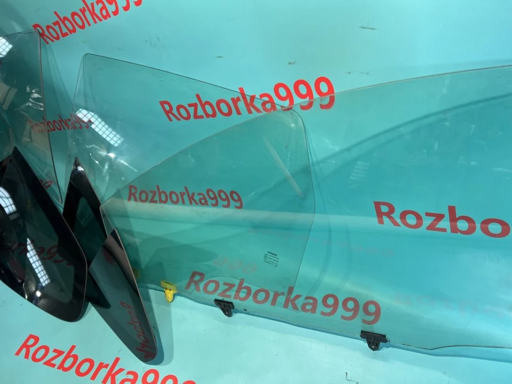 Стекло дверей кузов Qashqai j10 форточка Кашкай +2