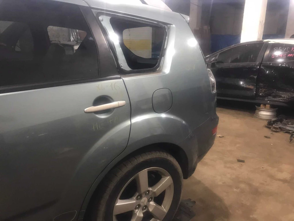 Крило заднє ліве,четверть для Mitsubishi Outlander XL 2007-2012pp