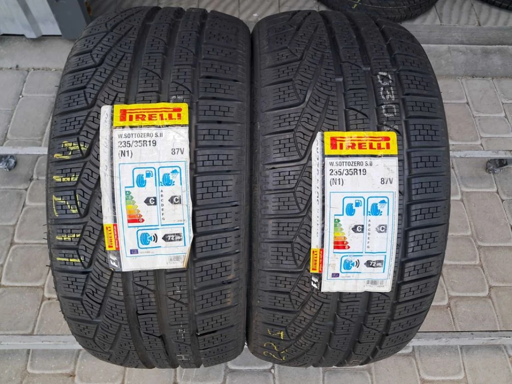 Резина зима НОВА Pirelli 235/35 R19 Sottozero 240 serie II N1