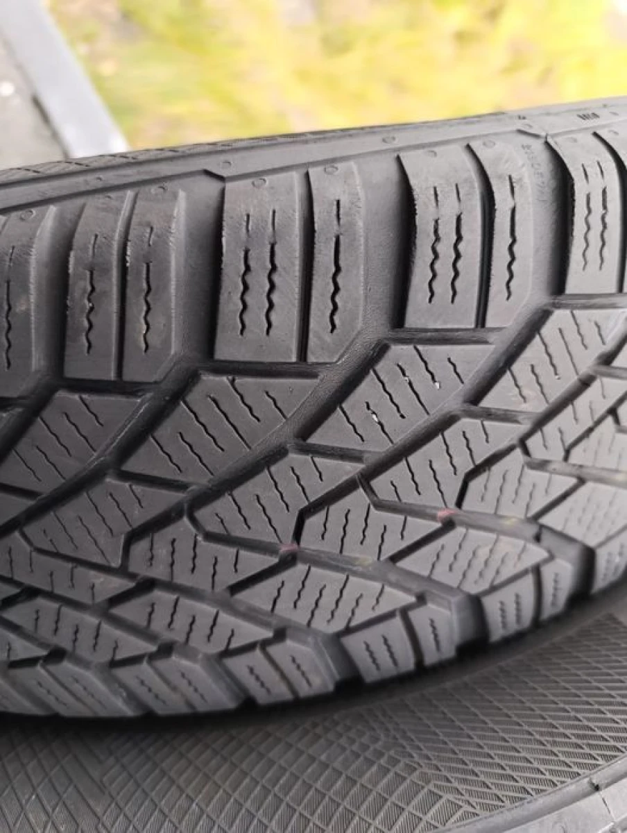 Зимові шини Continental 175/70 R14 резина Р14