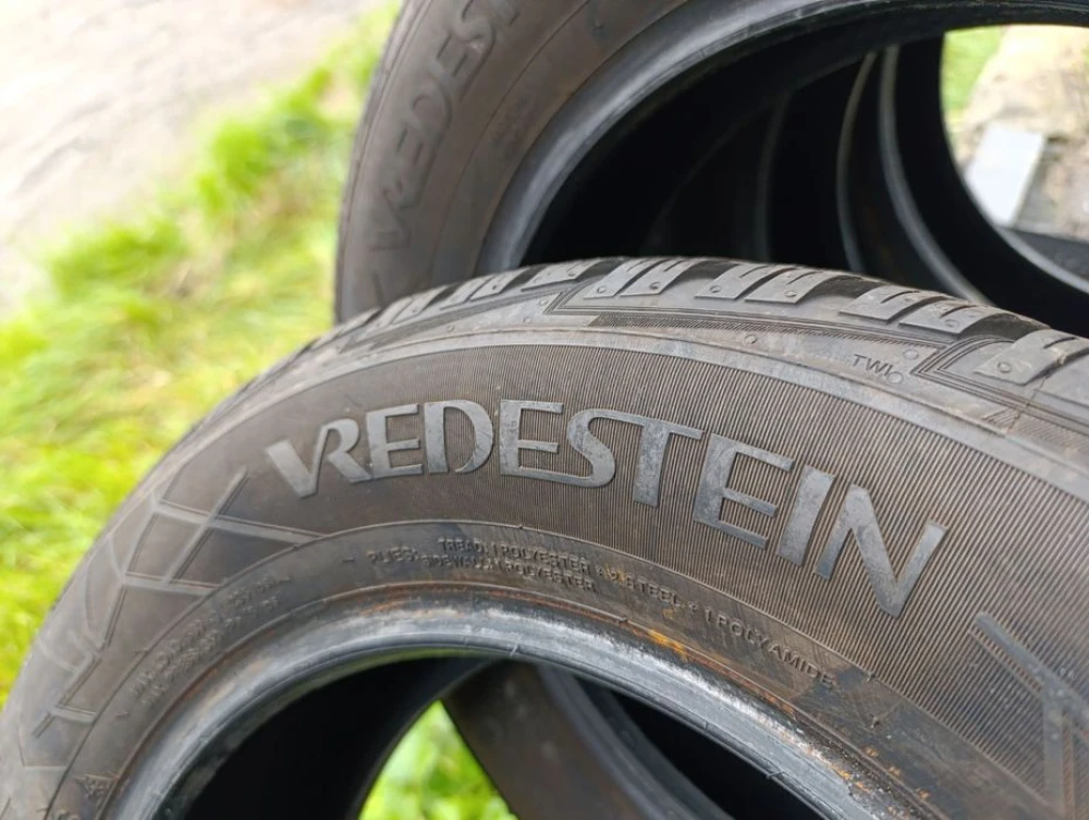Практично нові зимові шини Vredestein 185/65 R15 резина Р15