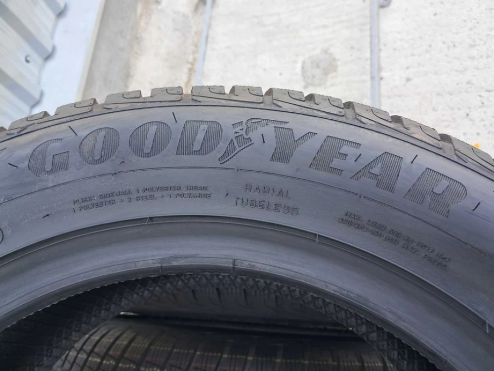Резина зима НОВА Good Year 225/55 R16 Ultra Grip Performance