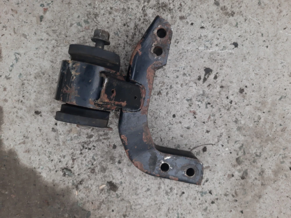 Подушка двигателя Mitsubishi Colt Lancer IV Разборка