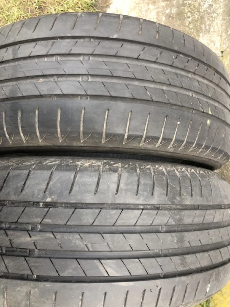 Шини літні Bridgestone 225/50/18