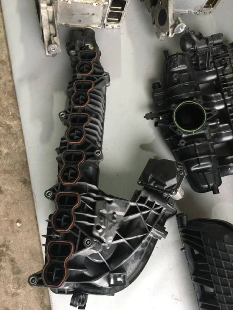 Впускний впускной коллектор колектор VW Audi Skoda BMW 1.4 1.6 2.0 3.0
