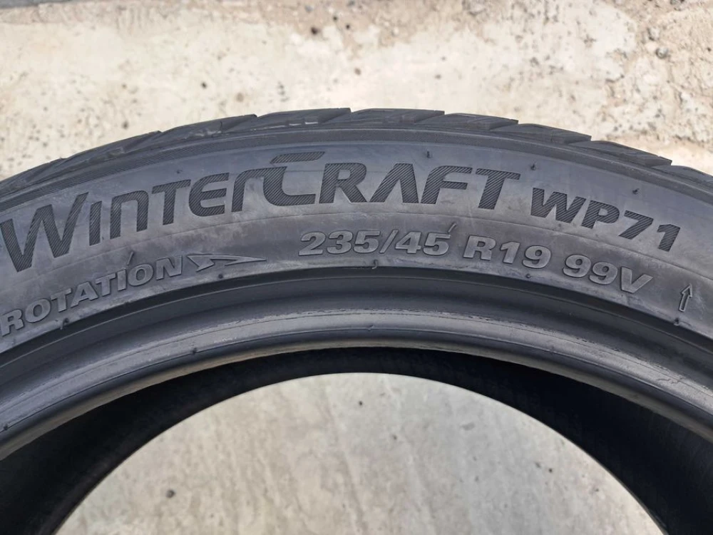 Резина зима 90% протектор Kumho 235/45 R19 Wintercraft WP71