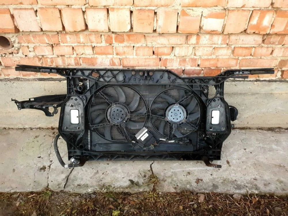 Телевизор Панель в сборе Ауди А4 Б8 Audi A4 B8 Рестайл АКПП Радиатор
