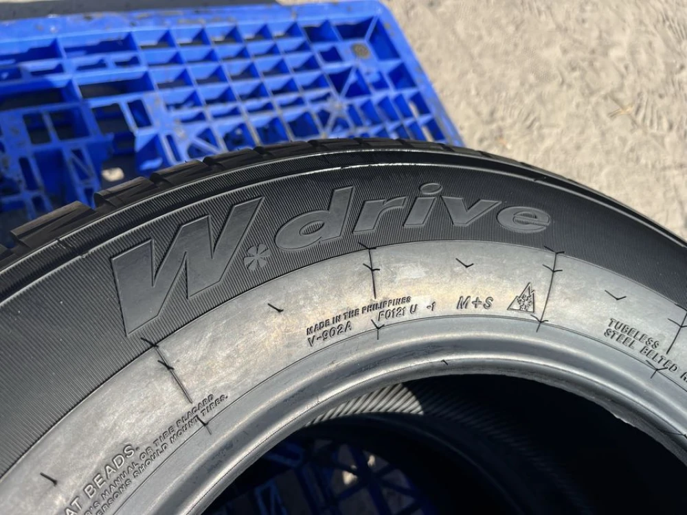 215/65 r16 Yokohama W.Drive НОВАЯ Резина зимняя