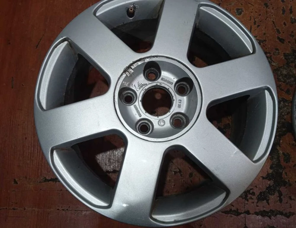 Диски Skoda Octavia A5, оригинал 1Z0601025B7ZS R16. Разборка Octavia