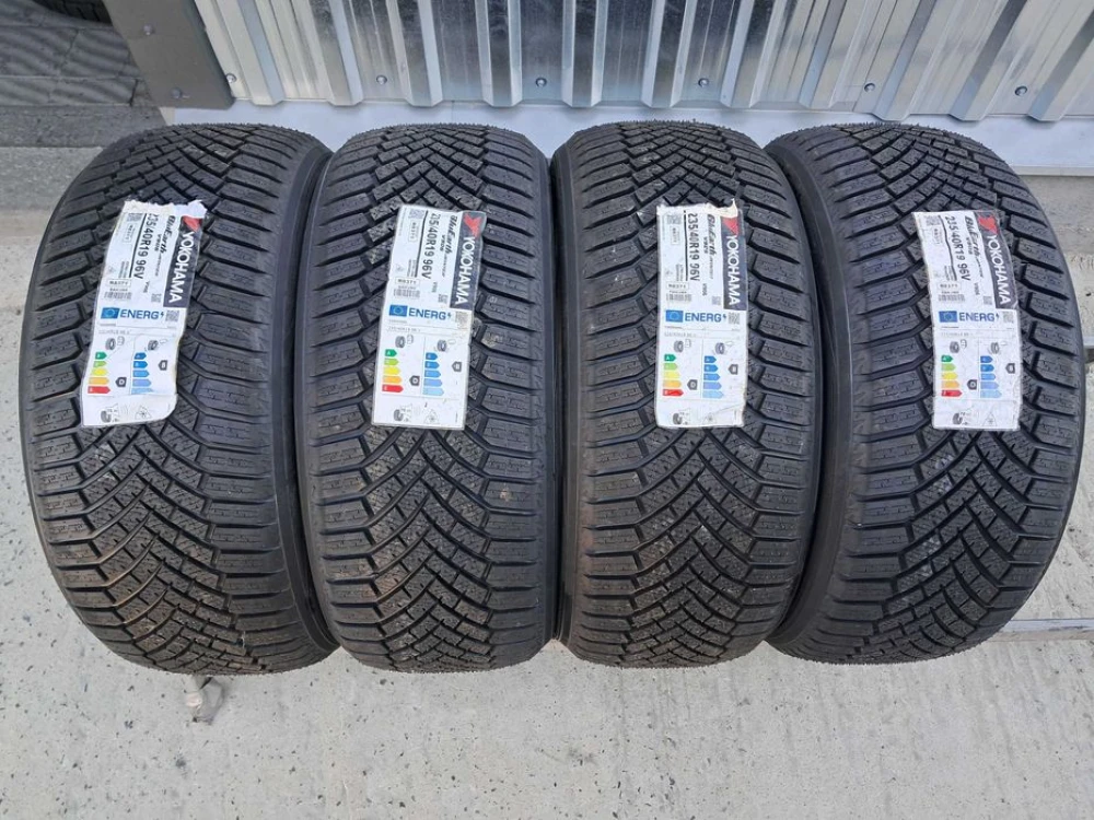 Резина зима НОВА Yokohama 235/40 R19 BluEarth Winter V906 DOT24