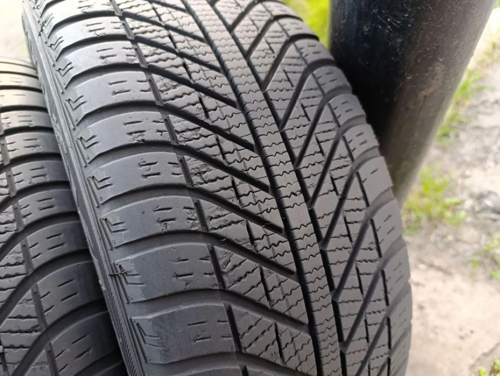 Всесезонні шини Goodyear 205/55 R16 резина Р16