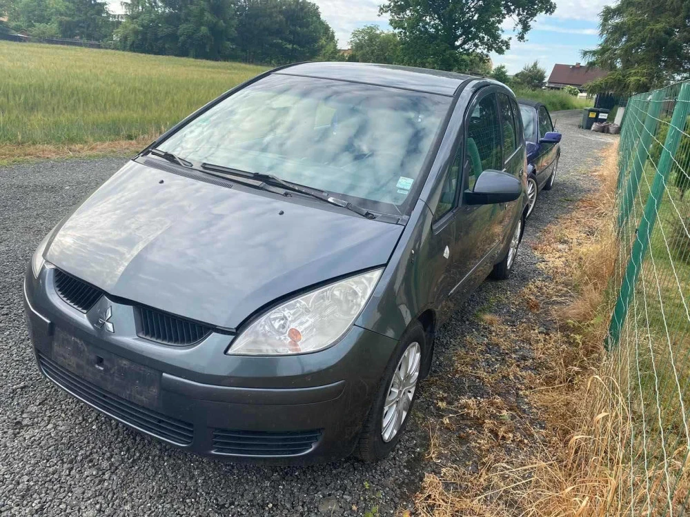 дверка.дверь мотор криші запчастини для міцубісі кольт Mitsubishi Colt