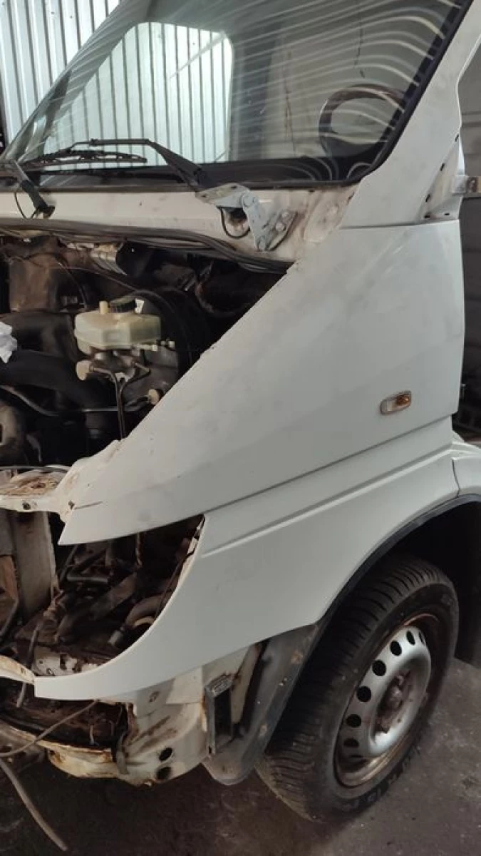Крило переднє ліве MB Sprinter w901-904