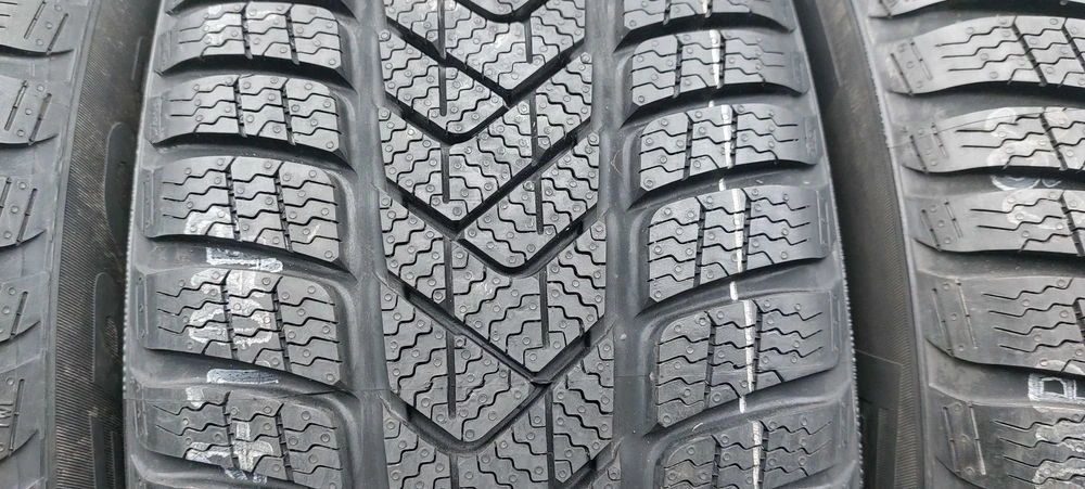 Резина зима НОВА Pirelli 225/55 R17 Sottozero 3 *(BMW)