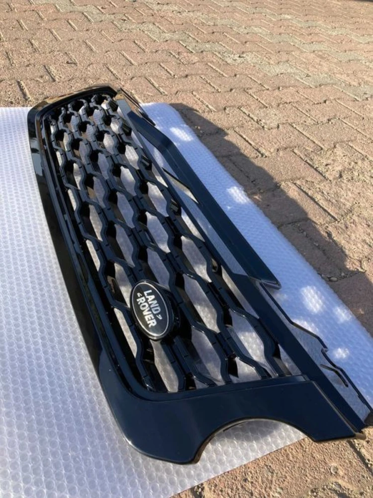Решетка радиатора(в стиле 2018+г.)Full Black RANGEROVER SPORT 14-17г.