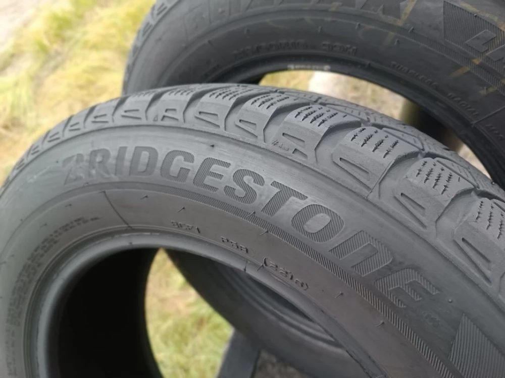 Зимові шини Bridgestone 215/60 R16 резина Р16