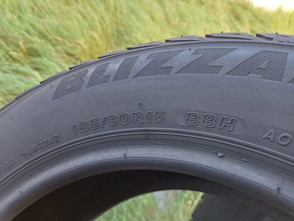 Зимові шини Bridgestone 185/60 R15 резина Р15