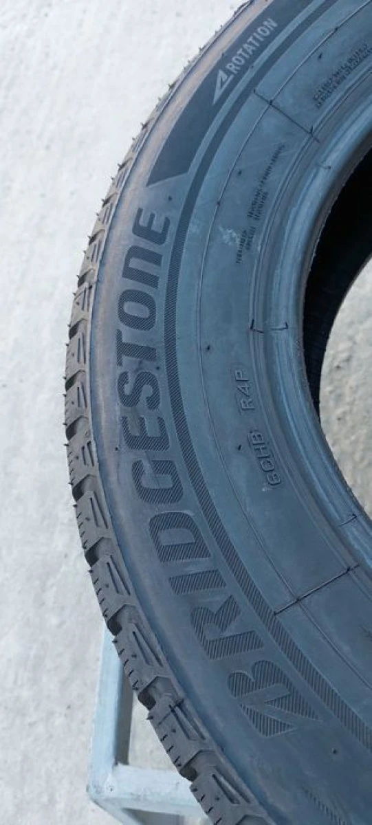 Резина зима 90% протектор Bridgestone 215/65 R16 Blizzk LM 80 EVO