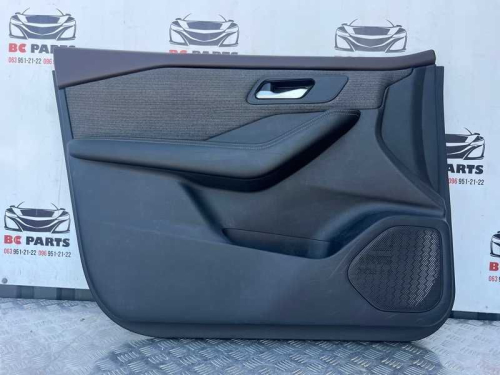 Карта боковой двери передняя левая Nissan Rogue T33 2020-2024 год