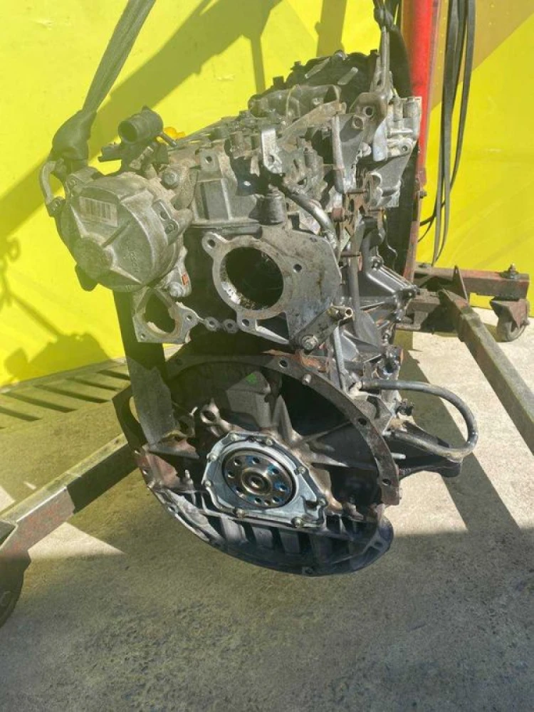 Renault Trafic двигатель 2.0 Євро рено трафик мотор Opel Vivaro двигун