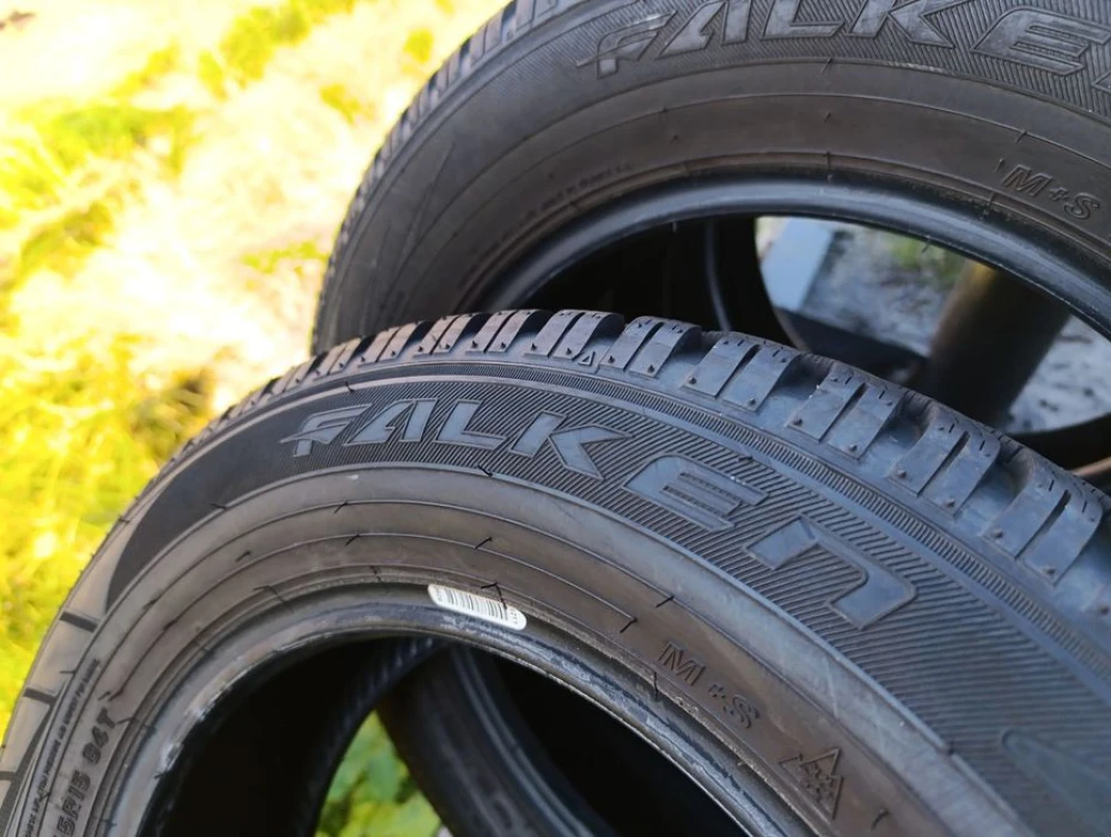 Практично нові зимові шини Falken 175/65 R15 резина Р15