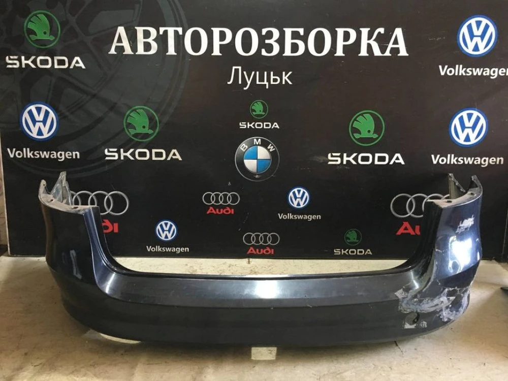 Бампер задній Пассат б7 універсал VW Passat B7