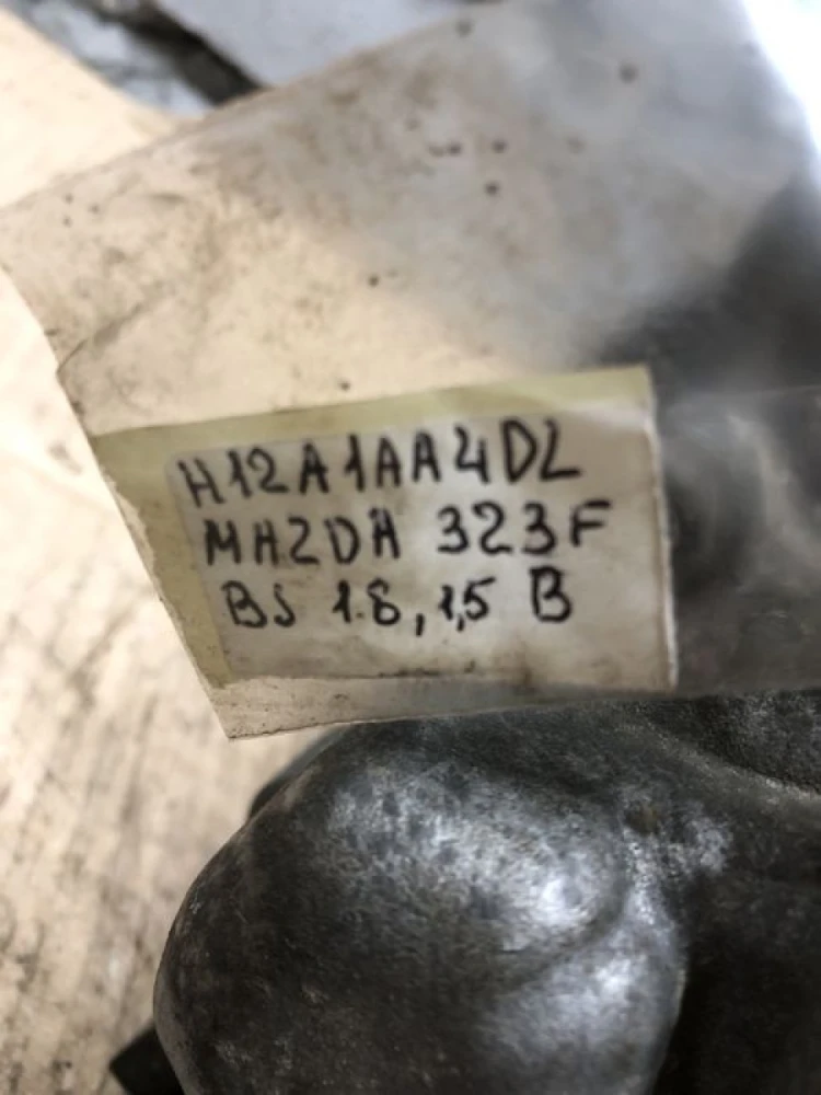 Компрессор кондиционера кондиціонера Mazda 323F BJ 1.5 1.6 B Мазда