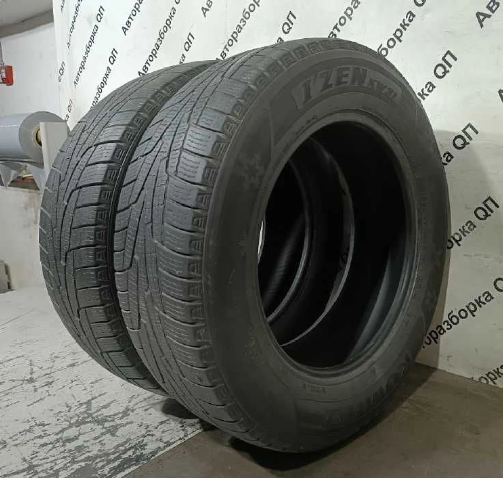 Шины (резина) 225 65 17 зима Kumho Izen KW3 (пара покрышек, 2 шт)