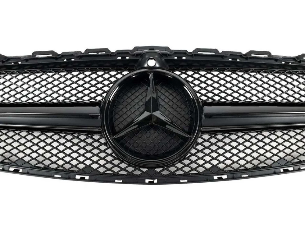 Решетка радиатора AMG black стиль с камерой mercedes C W205 14-18год.
