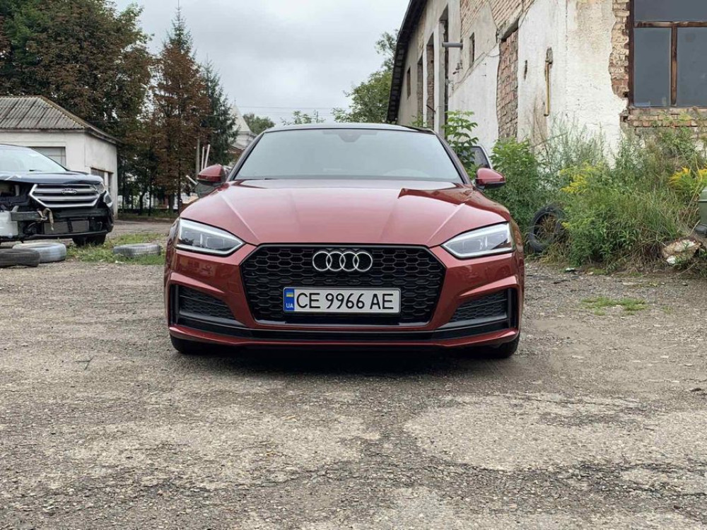 Решетка радиатора Audi A5 S5 B9  2017-2020