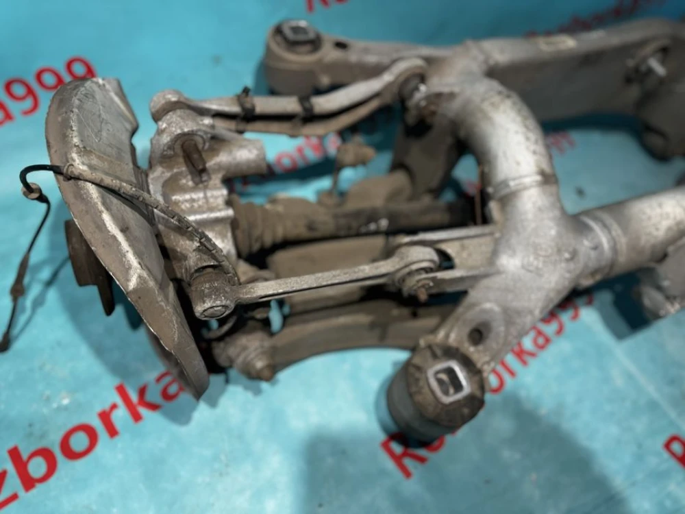 Подрамник BMW 5 E60 E61 задня балка БМВ Е60 Е61