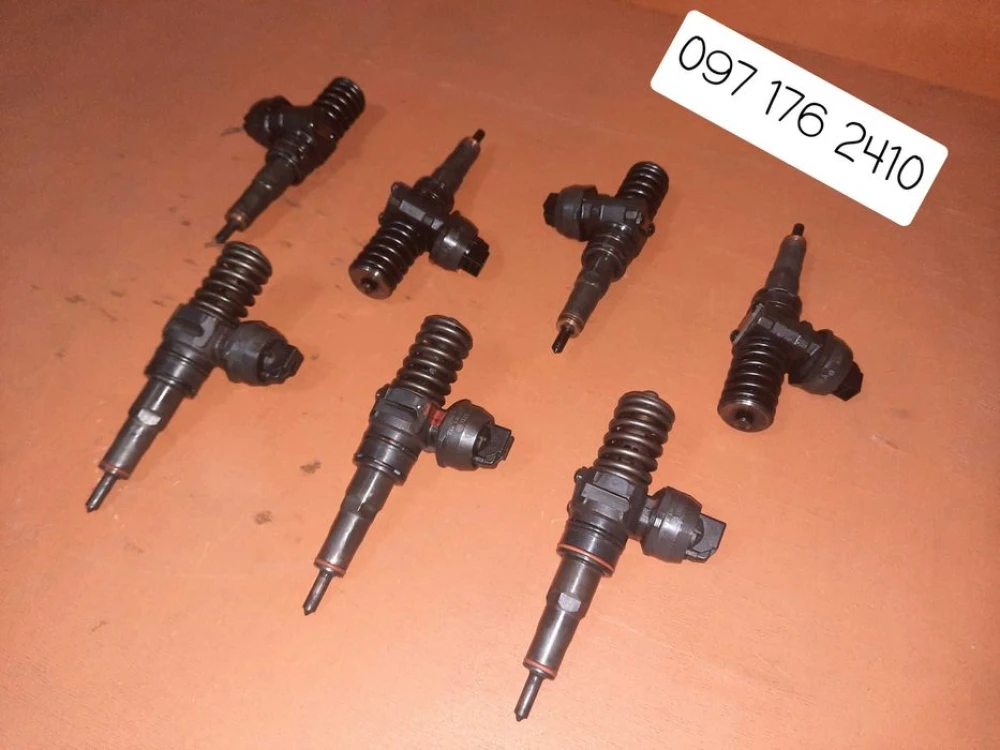 Насос Форсунка Volkswagen 038130073BN Caddy 1.9 Passat T5 Golf Touran