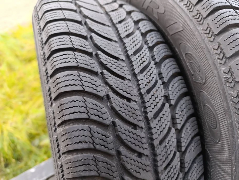 Майже нові зимові шини Debica 175/65 R14 резина Р14