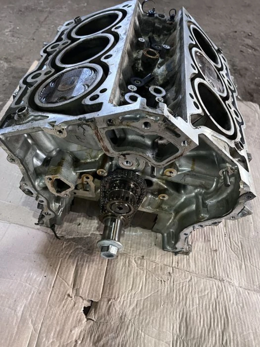 Голова блок гбц jeep cherokee kl 3.2