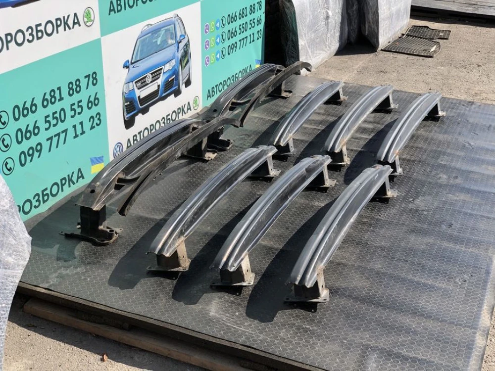 Усилитель бампера Пассат Б6 Підсилювач Passat B6 golf 5 skoda a5