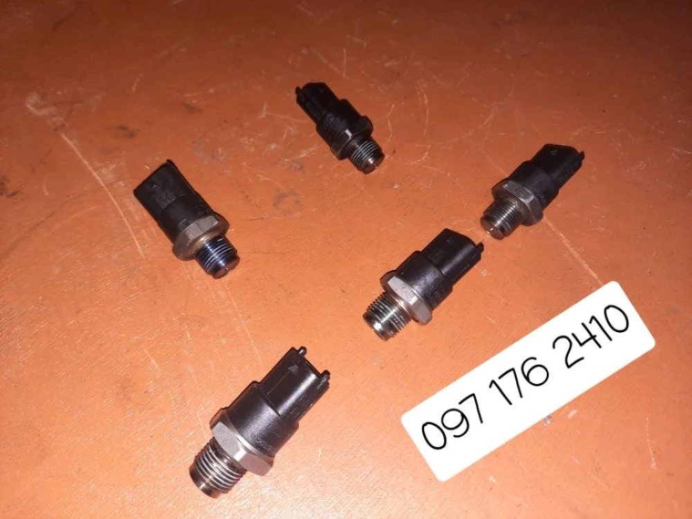 Датчик давления топлива 0281002719 Bosch Renault Espace Trafic Laguna