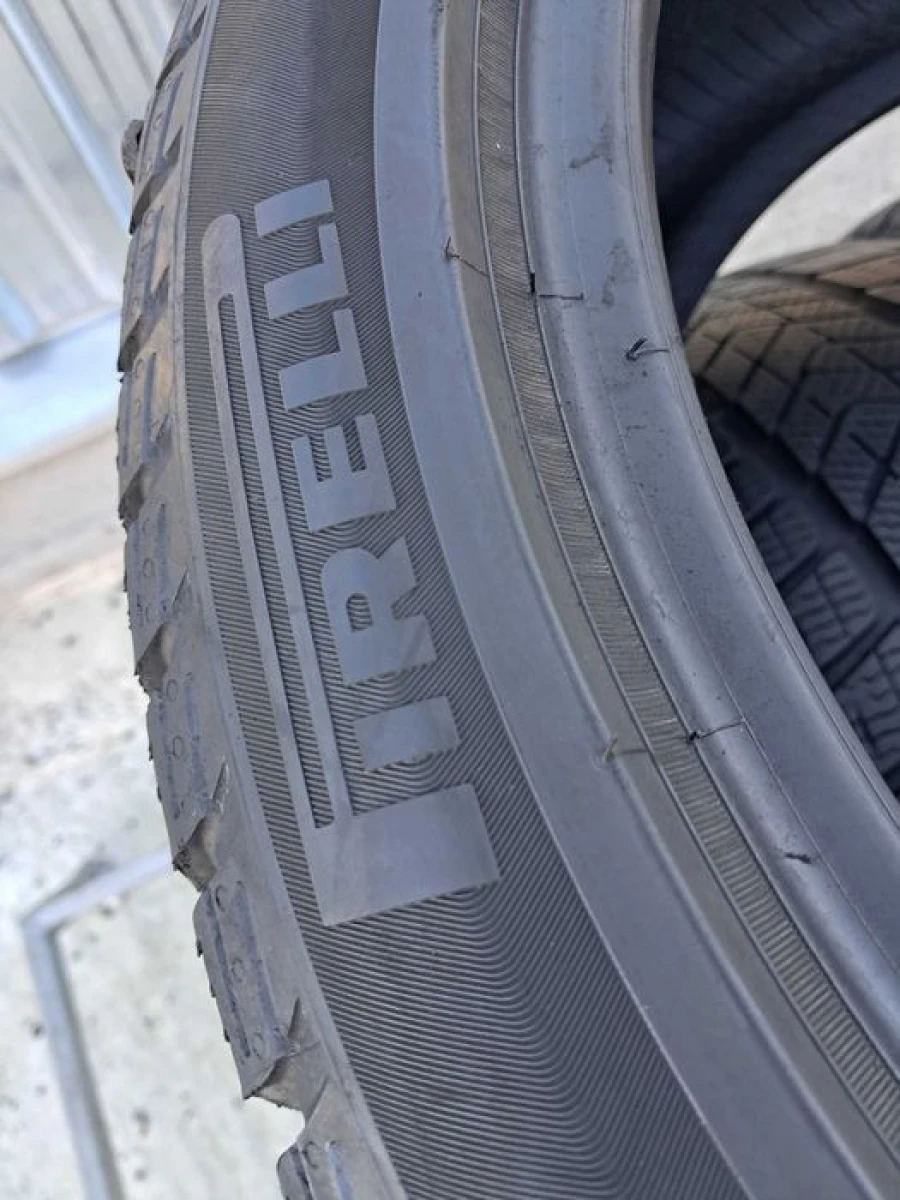Резина зима 90% протектор Pirelli 245/40 R18 Sottozero 3 97V XL