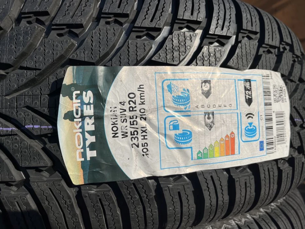 235/55 r20 Nokian WR SUV4 НОВАЯ 22 год Резина зимняя