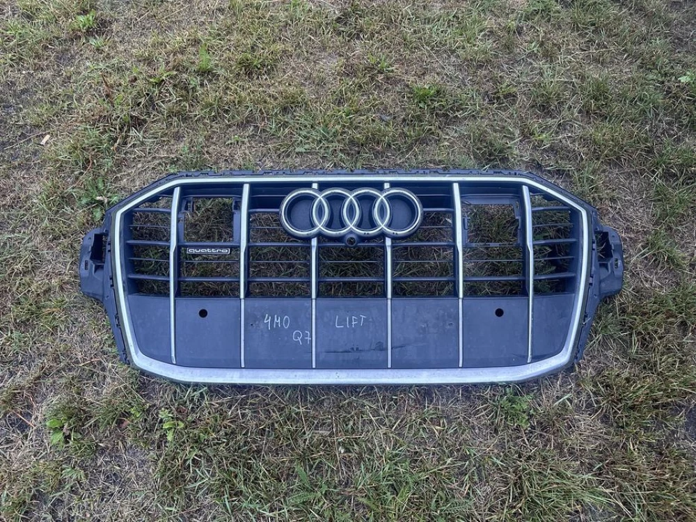 Решітка ОРИГІНАЛ Audi Q7. SQ7