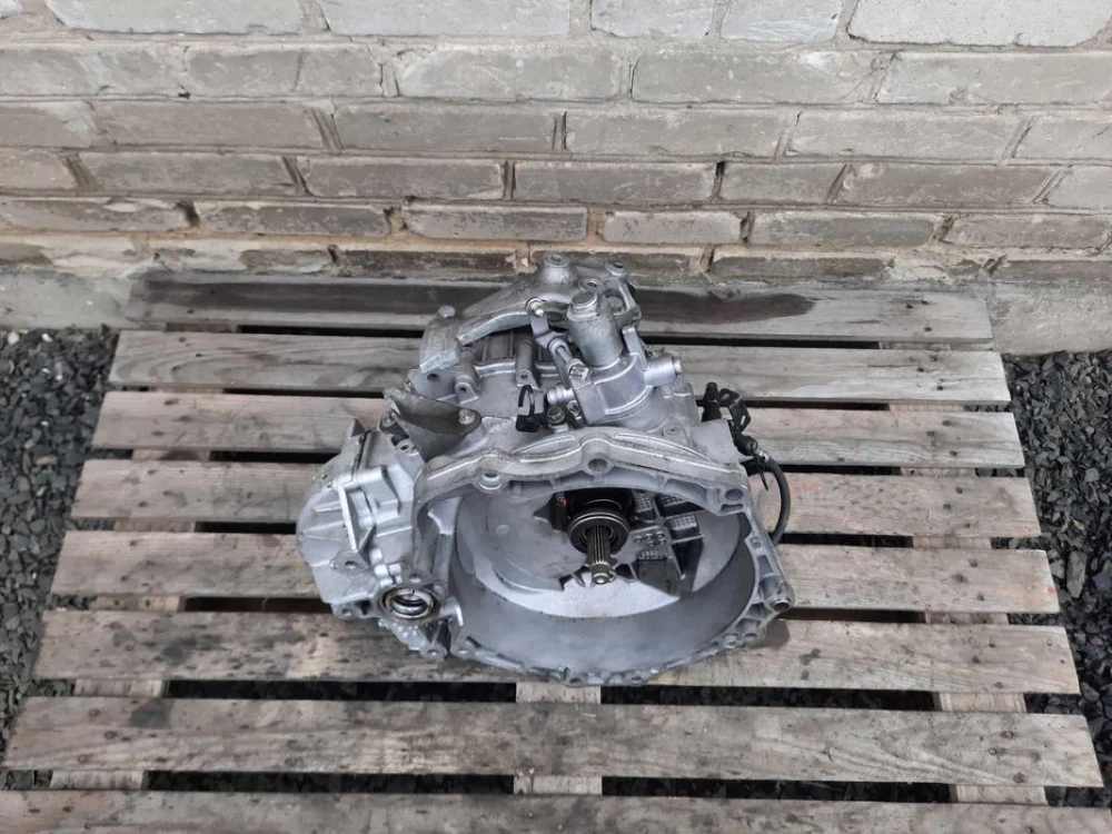 Коробка МКПП Opel 1.7 Astra Zafira Опель Астра Зафіра 55194293