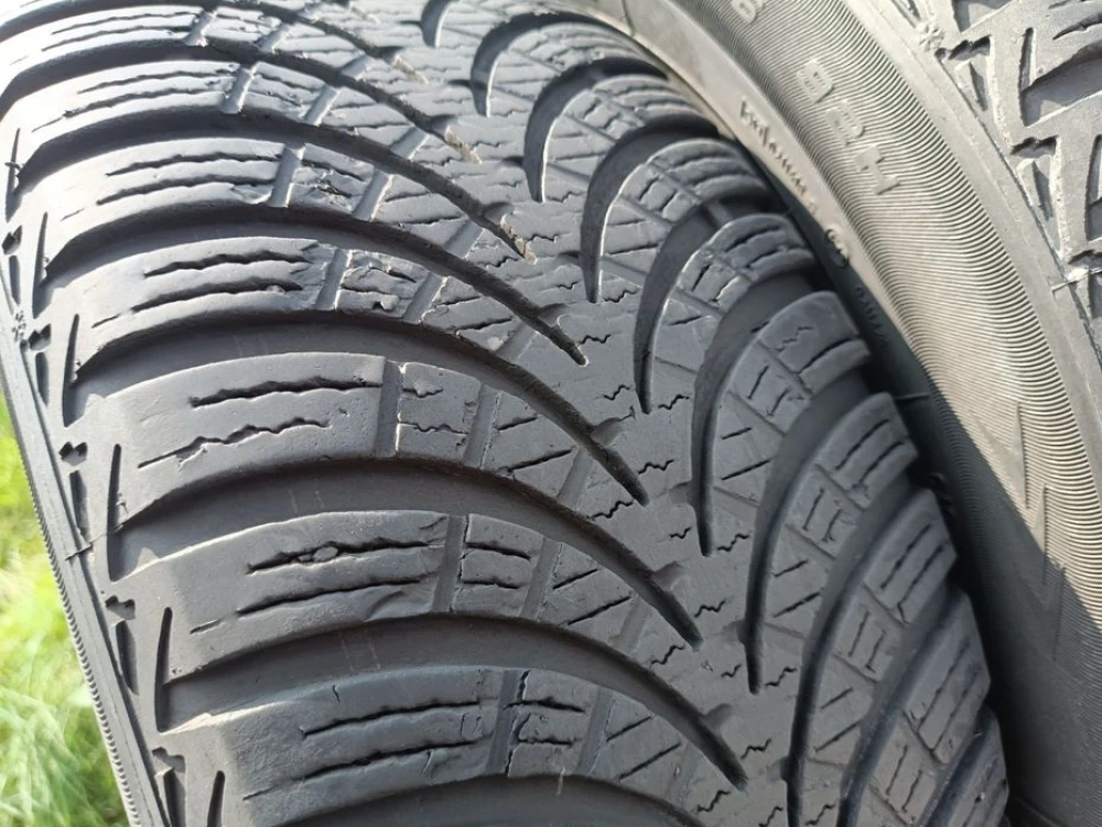 Зимові шини Esa+tecar 205/60 R16 резина Р16