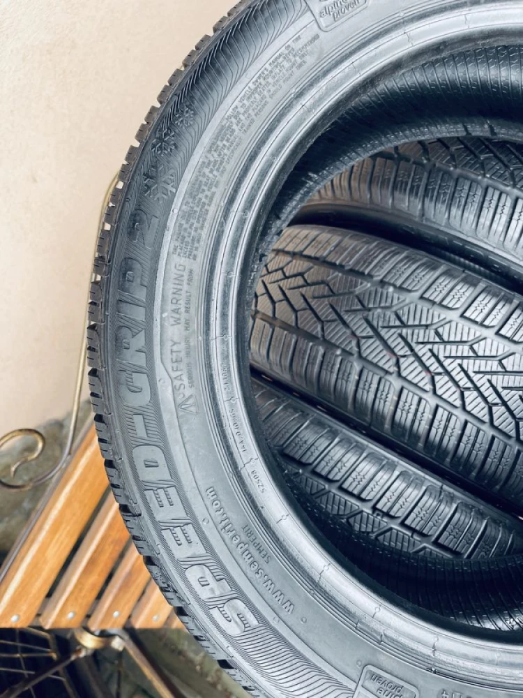 Шини 185/55 R15 semperit