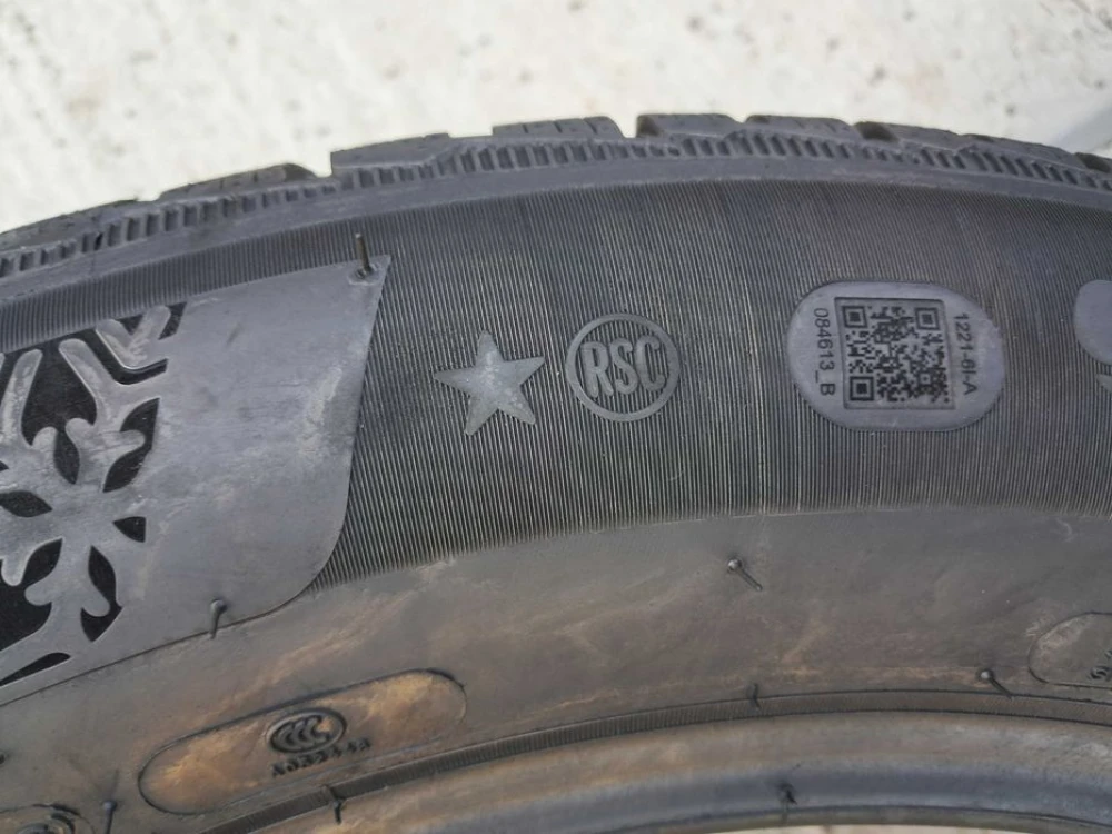 Резина зима 90% протектор Michelin 265/50 R19 PilotAlpin 5 SUV Runflat