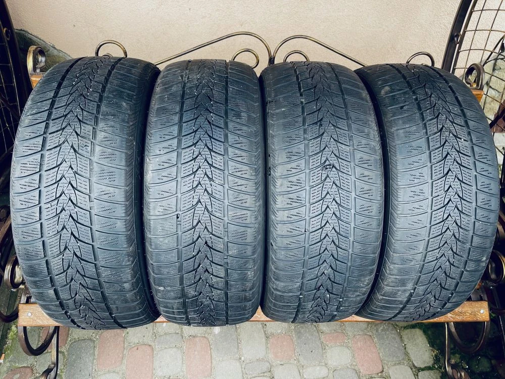 Шини 235/55 R18 Tristar