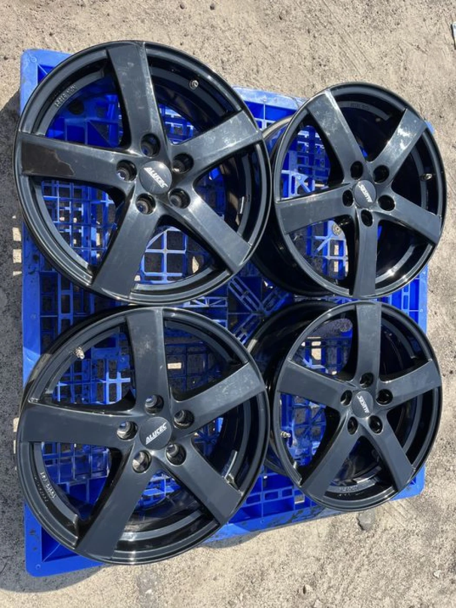 5x114.3 R17 Alutec Black Germany Диски литые