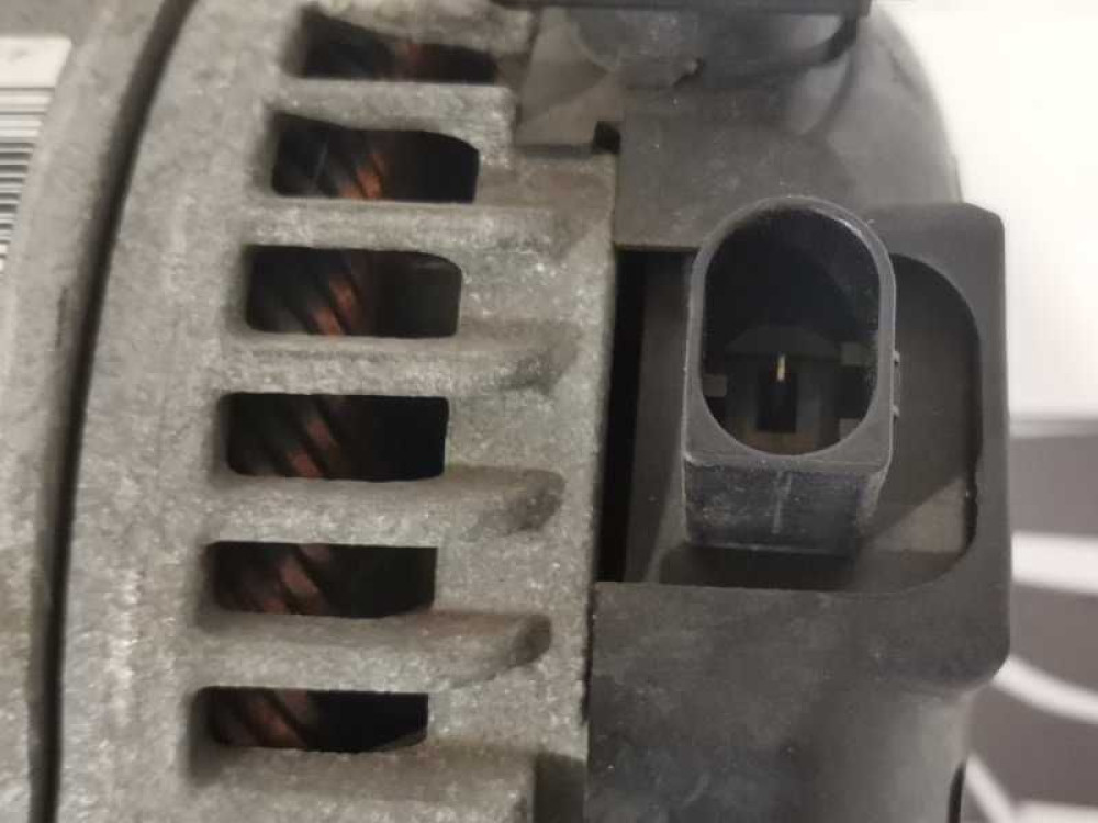 Генератор BMW F30 2.0 2012-2019 год  12317605478