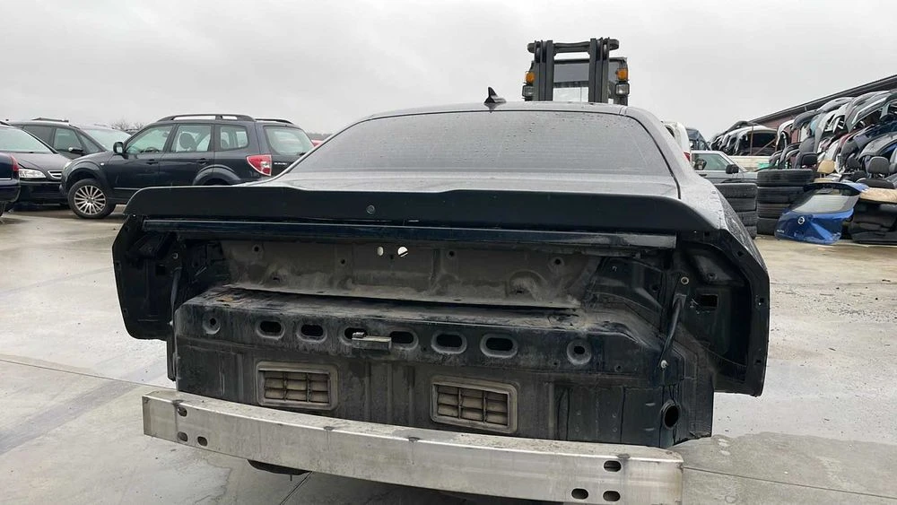 Dodge Challenger спойлер